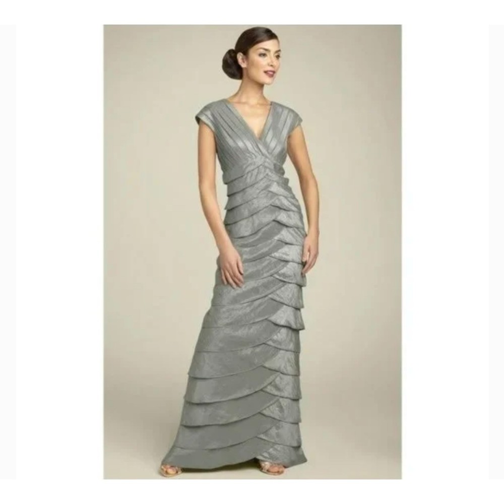 ADRIANNA PAPELL Champagne Gold Tiered Ruffle Sleeveless Dress